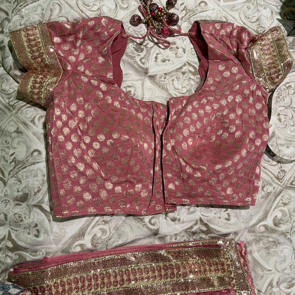 Pink Saree - Picture 2 of 3